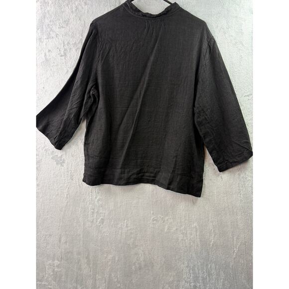 Willow Linen Top with Vintage Frog Button Detail – Black – Size Large - Picture 6 of 6